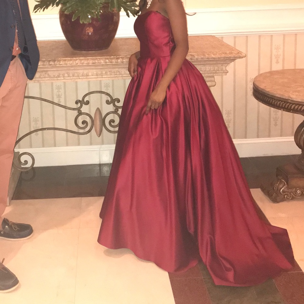 Prom dress - Picture 2 of 3